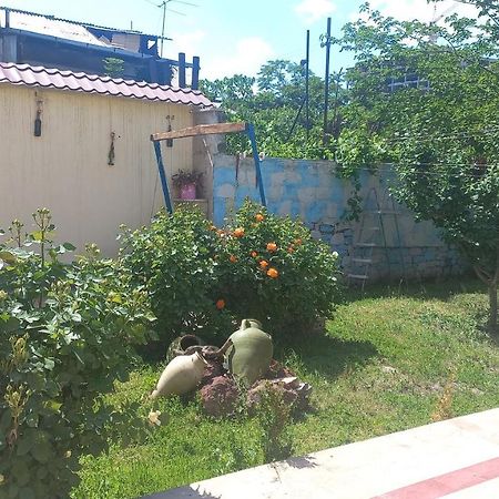Bonjour Guest House Ереван Екстериор снимка