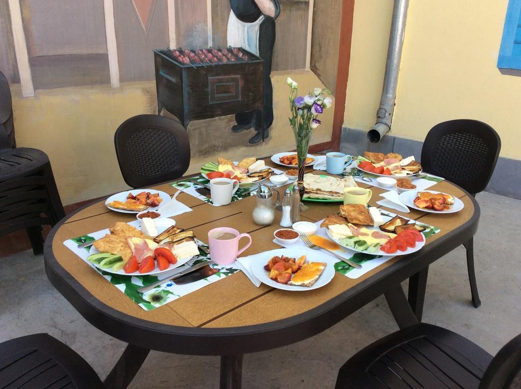 Bonjour Guest House Ереван Екстериор снимка