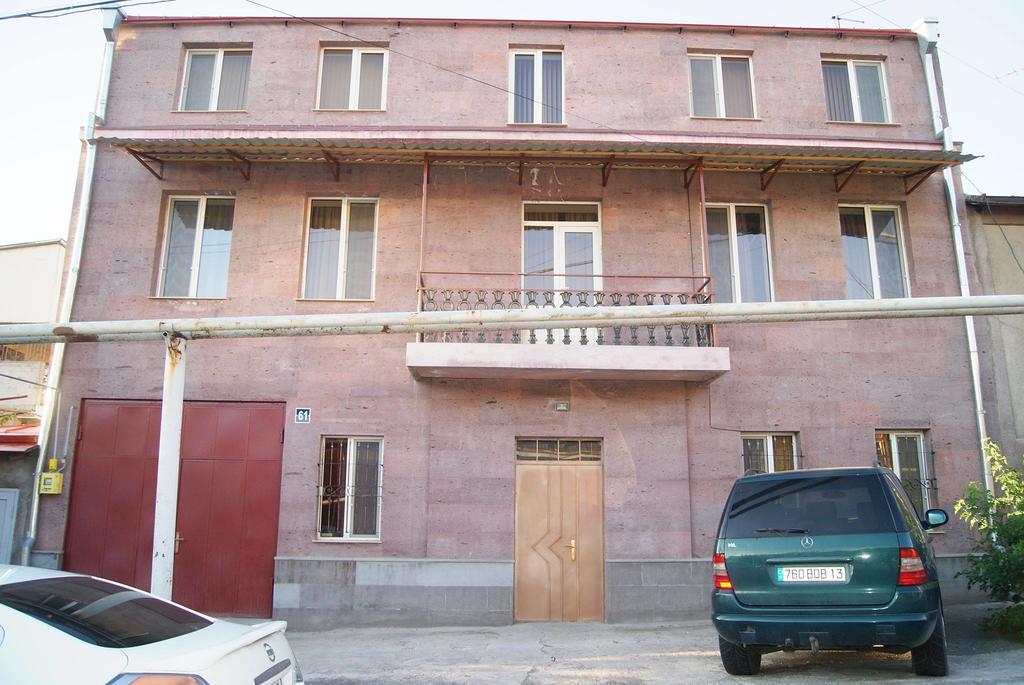 Bonjour Guest House Ереван Екстериор снимка