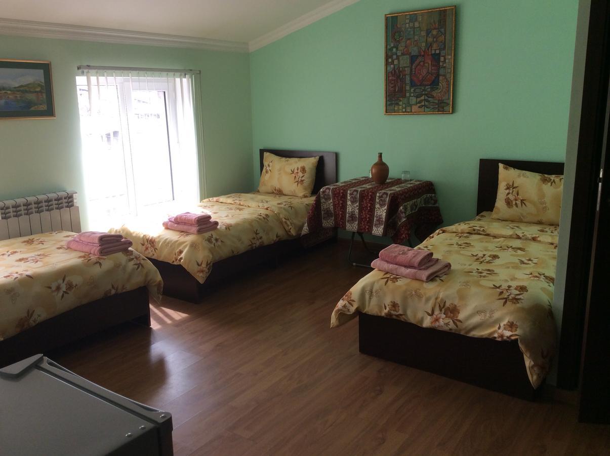 Bonjour Guest House Ереван Екстериор снимка