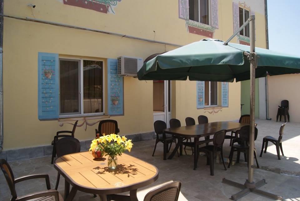 Bonjour Guest House Ереван Екстериор снимка